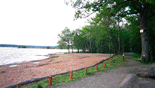 L'�tang et une partie de la plage